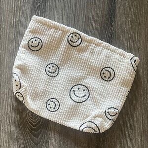 Smiley print card zip m- up pouch
